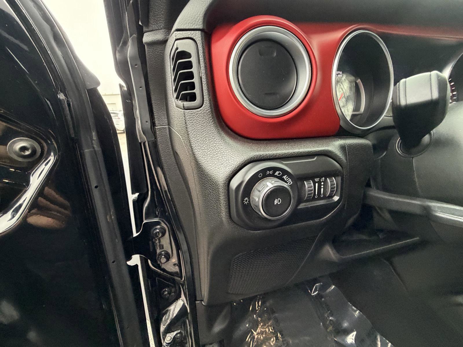 Used 2021 Jeep Wrangler Unlimited Rubicon image 14