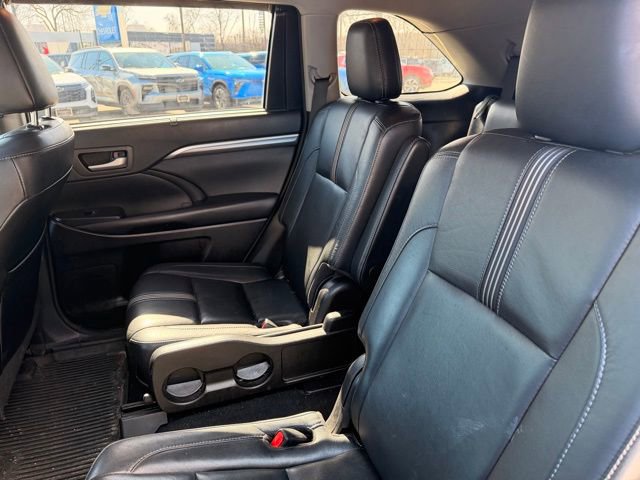 Used 2018 Toyota Highlander SE image 21
