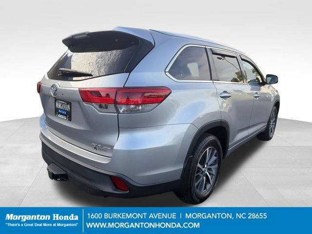 Used 2017 Toyota Highlander XLE w/ Carpet Mat Package AWD/4WD image 9