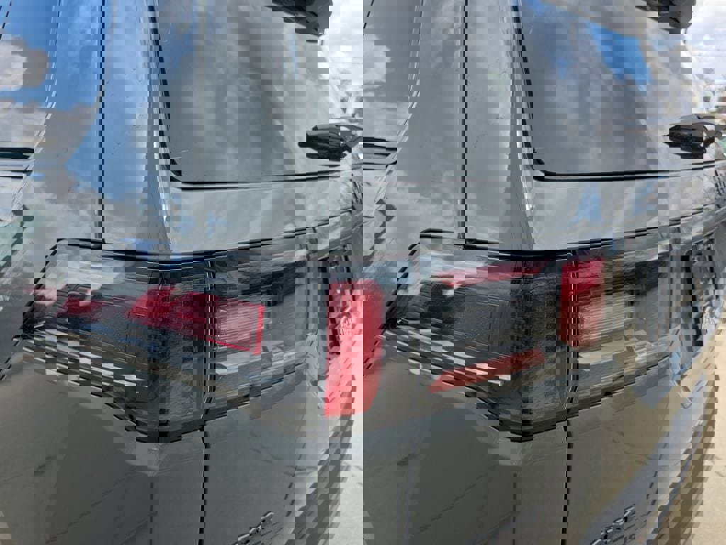 New 2026 Jeep Cherokee Limited image 33