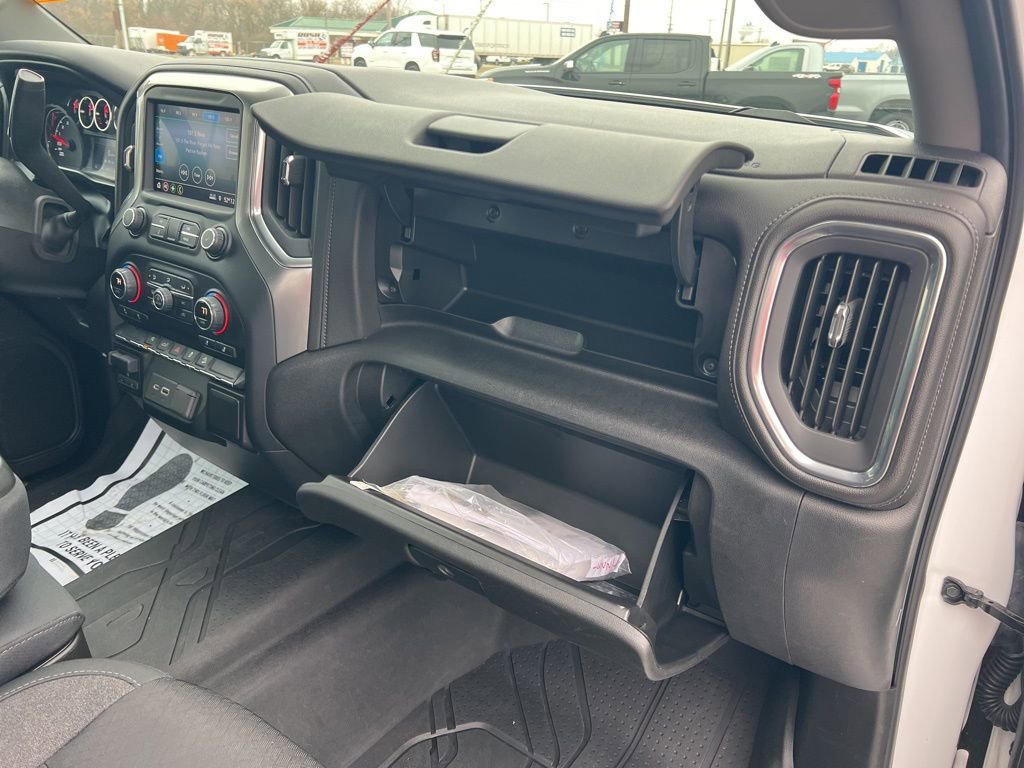 Used 2019 Chevrolet Silverado 1500 RST image 28