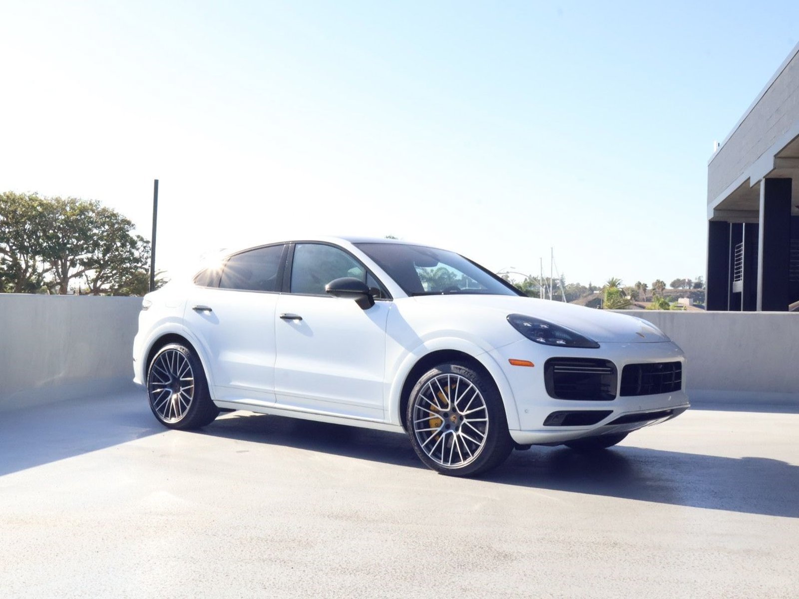 Certified 2022 Porsche Cayenne Turbo AWD/4WD image 7