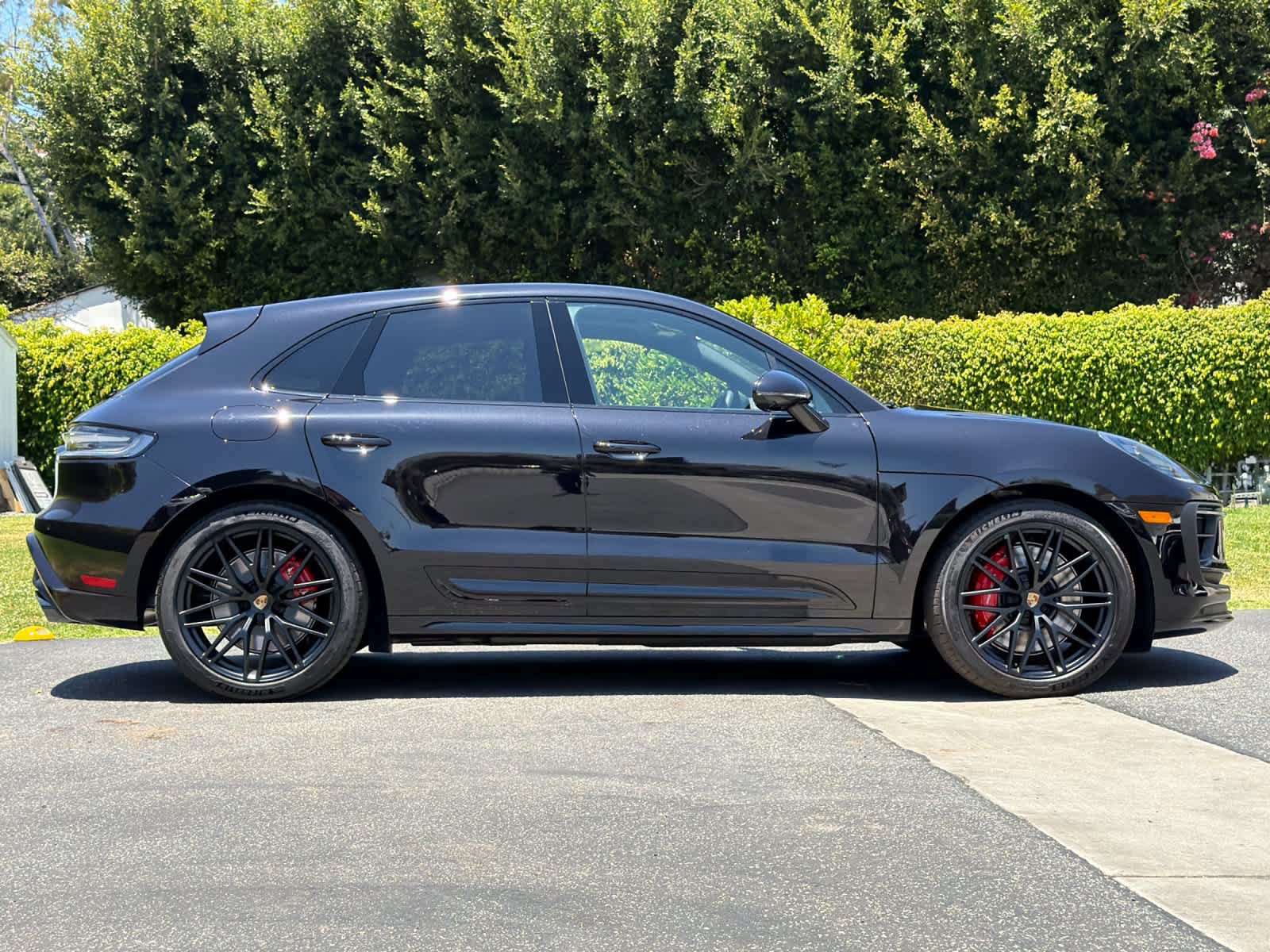 New 2026 Porsche Macan GTS AWD/4WD image 9