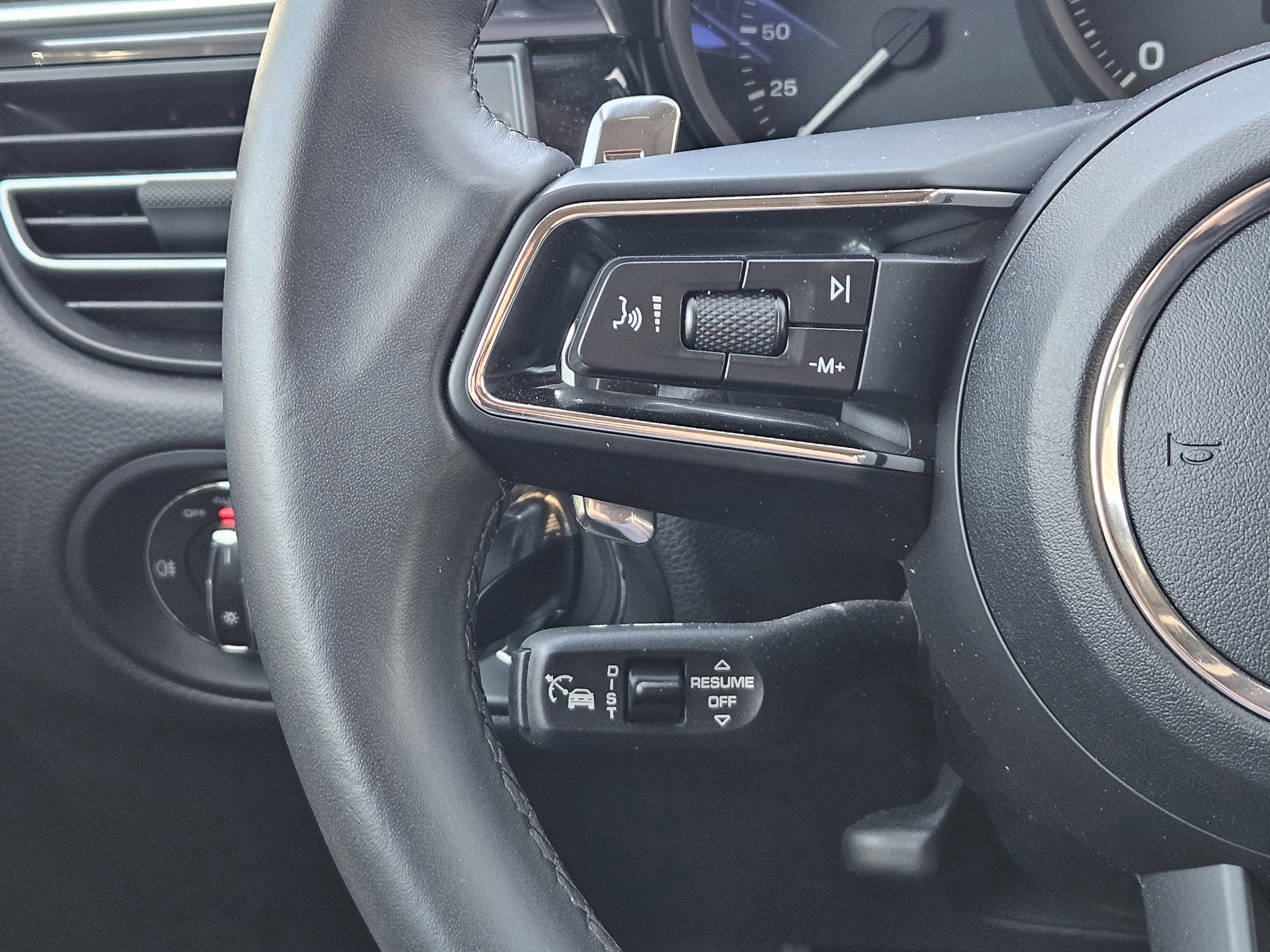 Used 2026 Porsche Macan image 26