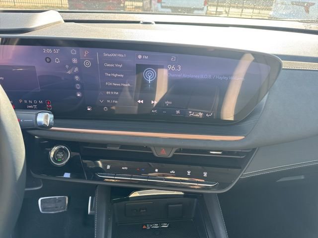 Used 2025 Buick Envision Sport Touring image 11