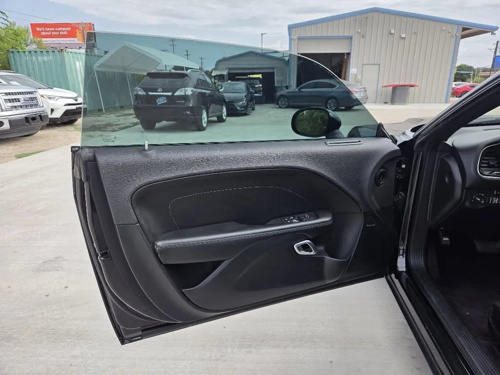 Used 2018 Dodge Challenger SXT Plus RWD image 11