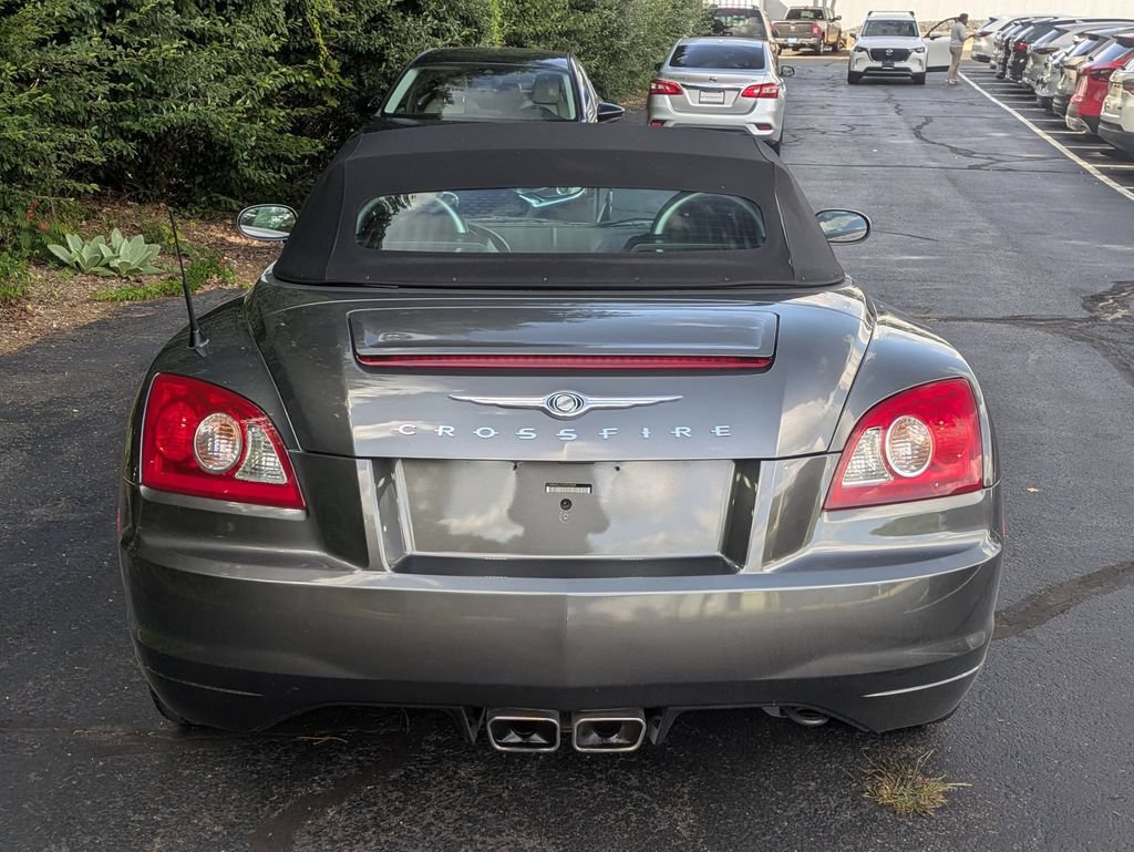 Used 2005 Chrysler Crossfire Limited RWD image 3
