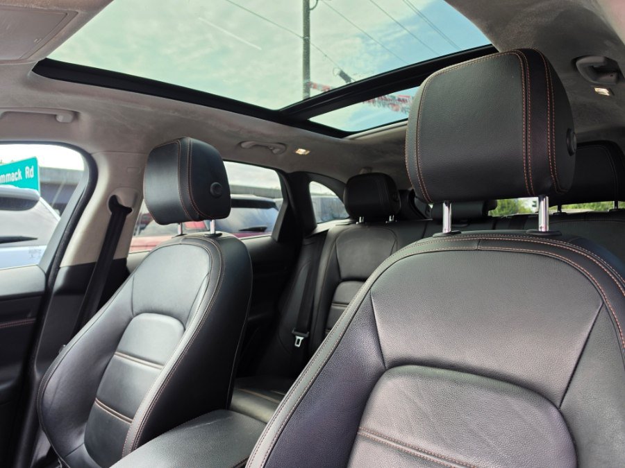 Used 2020 Jaguar F-PACE Prestige AWD/4WD image 30