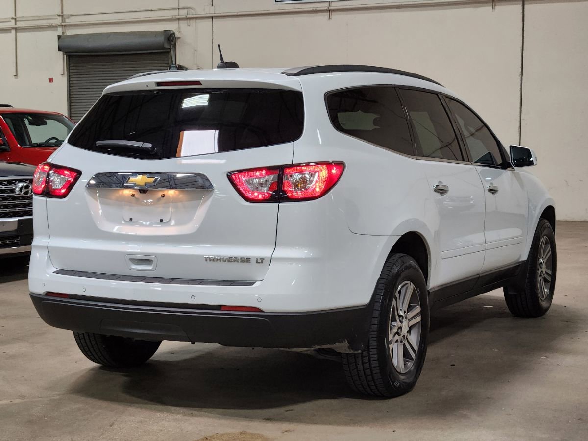 Used 2017 Chevrolet Traverse LT image 8