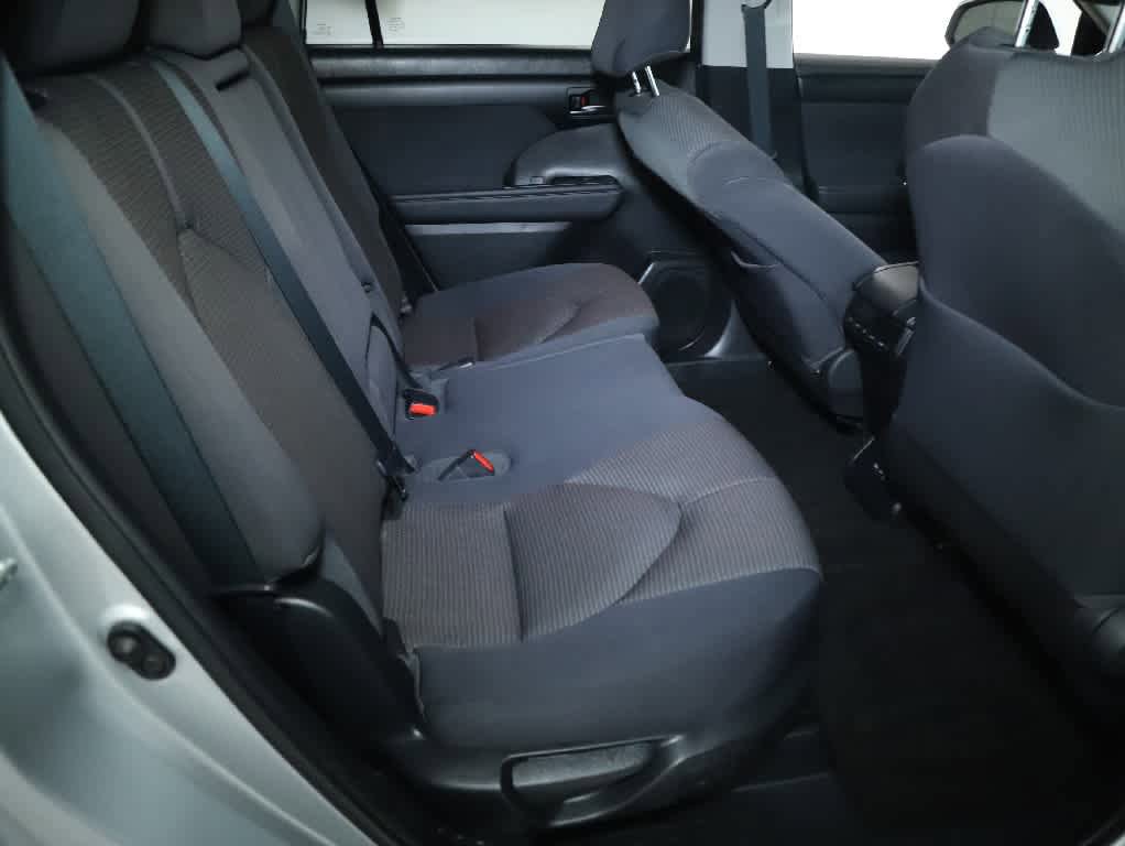 Used 2023 Toyota Highlander LE AWD/4WD image 33