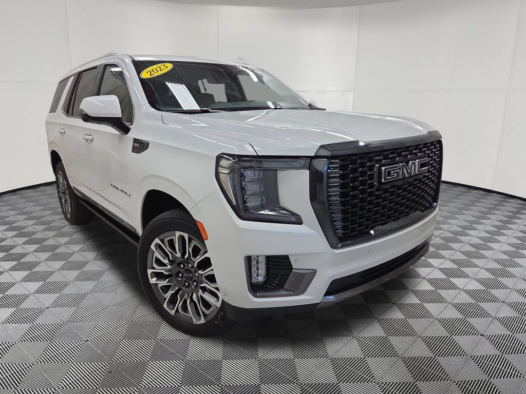 Used 2023 GMC Yukon Denali Ultimate w/ LPO, Floor Liner Package AWD/4WD image 3