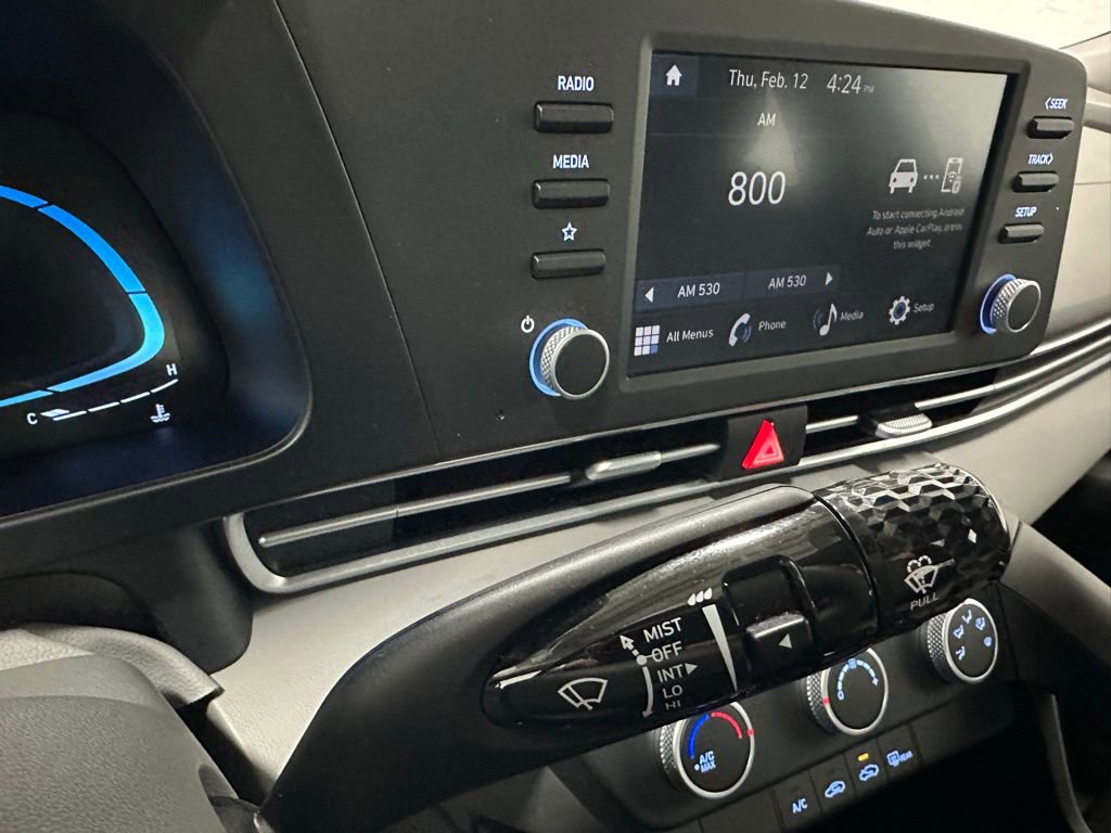 Used 2025 Hyundai Elantra SE image 22