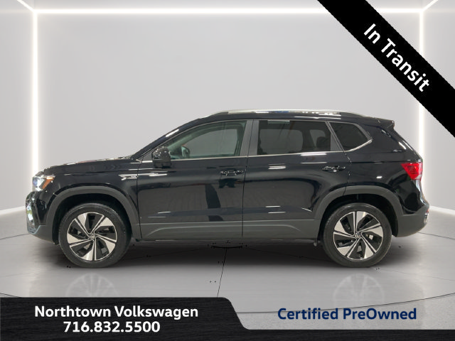 Used 2024 Volkswagen Taos SE w/ Panoramic Sunroof Package AWD/4WD image 2