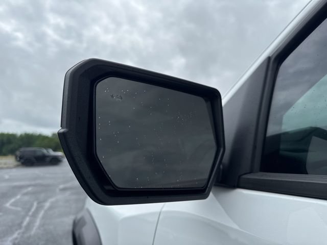 Used 2024 Chevrolet Colorado ZR2 w/ Technology Package AWD/4WD image 27
