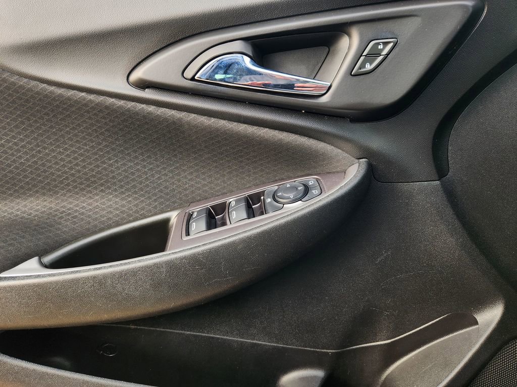 Used 2020 Chevrolet Malibu LS image 25