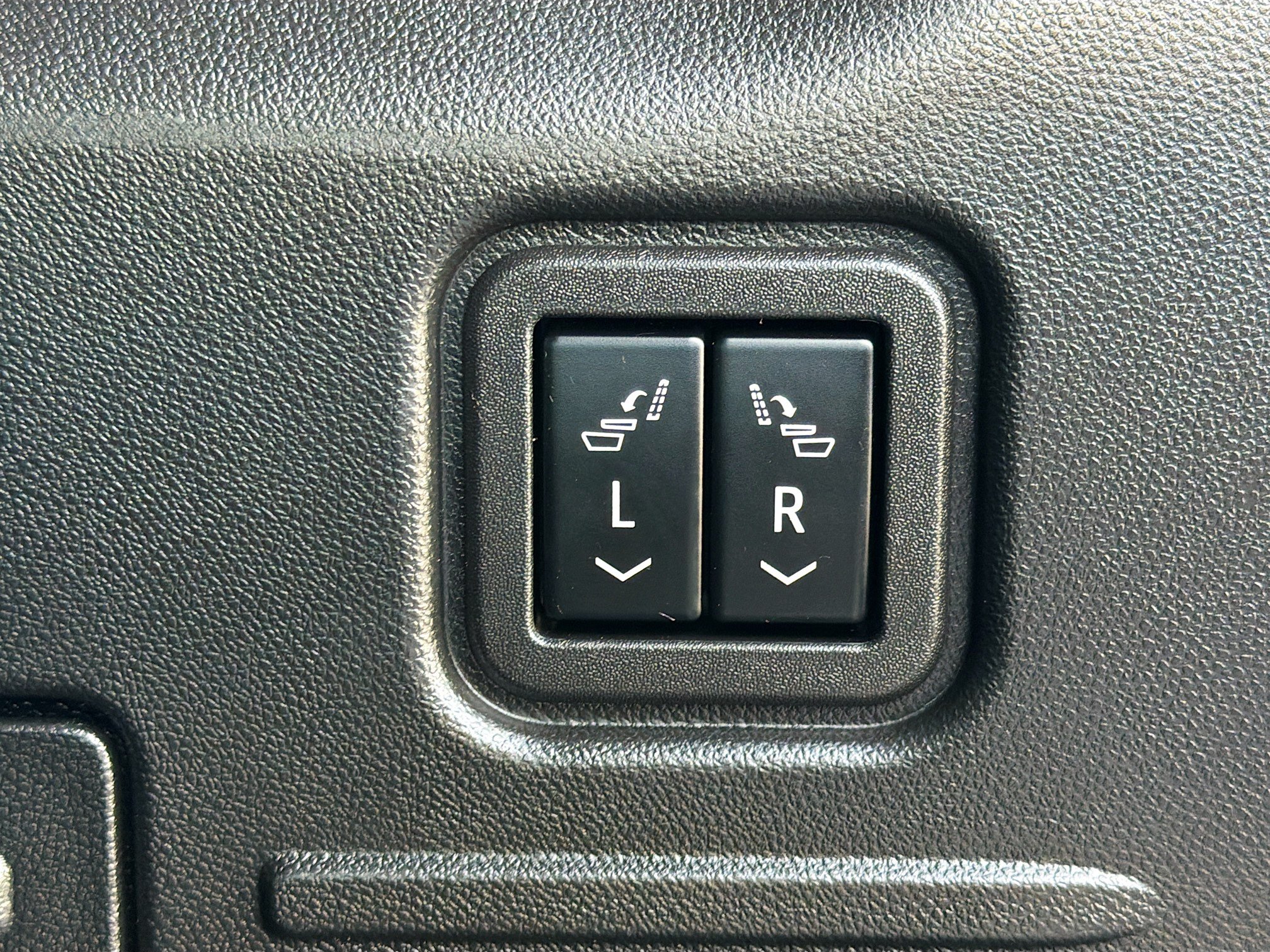 Used 2025 GMC Hummer EV 3X w/ Extreme Off-Road Package AWD/4WD image 13