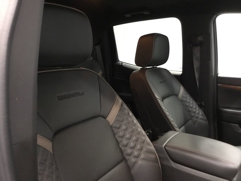Used 2023 GMC Canyon Denali image 20