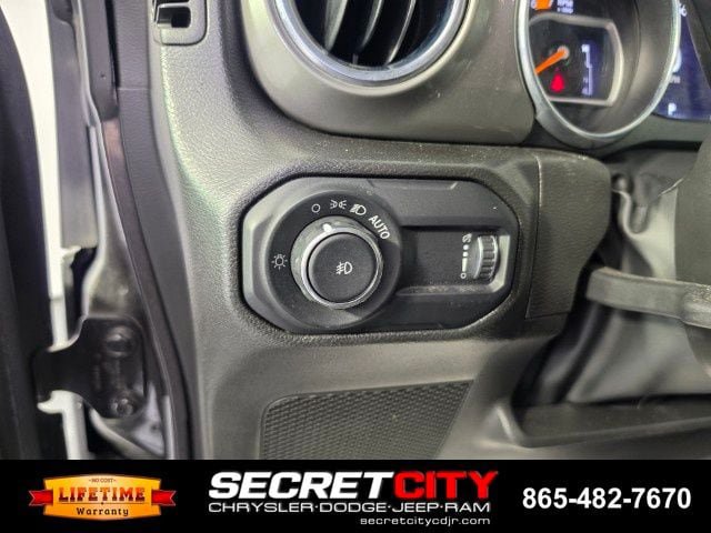 Used 2023 Jeep Wrangler Unlimited Sahara AWD/4WD image 14
