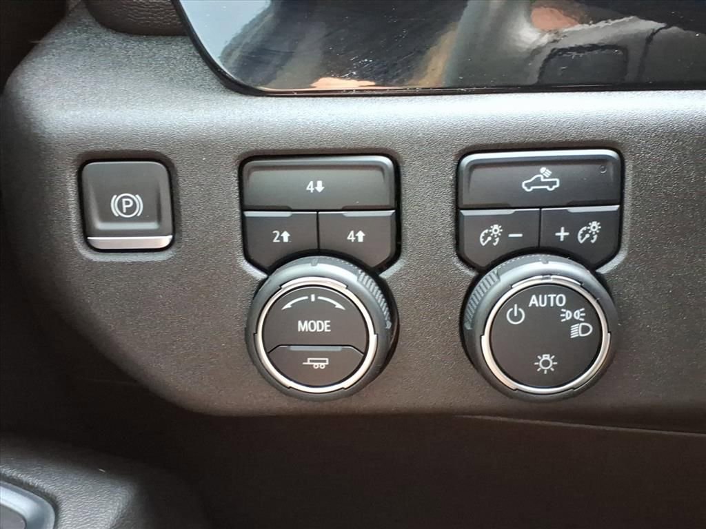 Certified 2024 Chevrolet Silverado 2500 LT AWD/4WD image 20