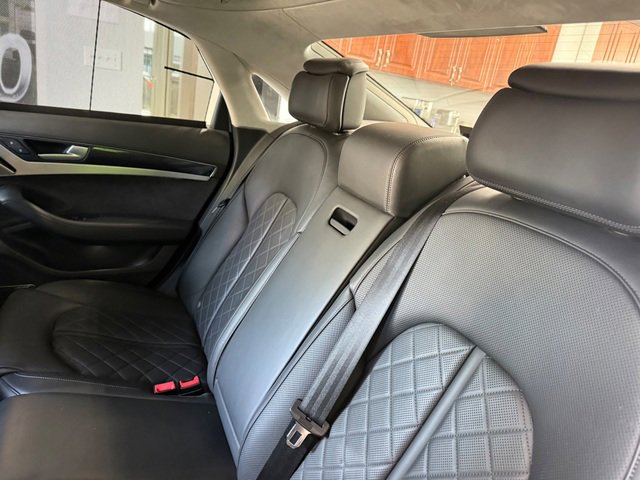 Used 2016 Audi S8 AWD/4WD image 29