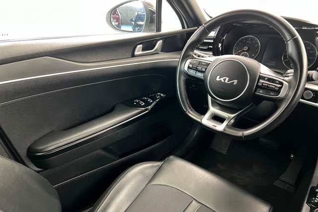 Used 2022 Kia K5 GT-Line image 11