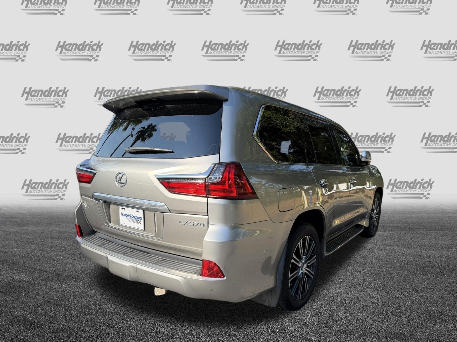 Used 2020 Lexus LX 570 4WD w/ Luxury Package image 9