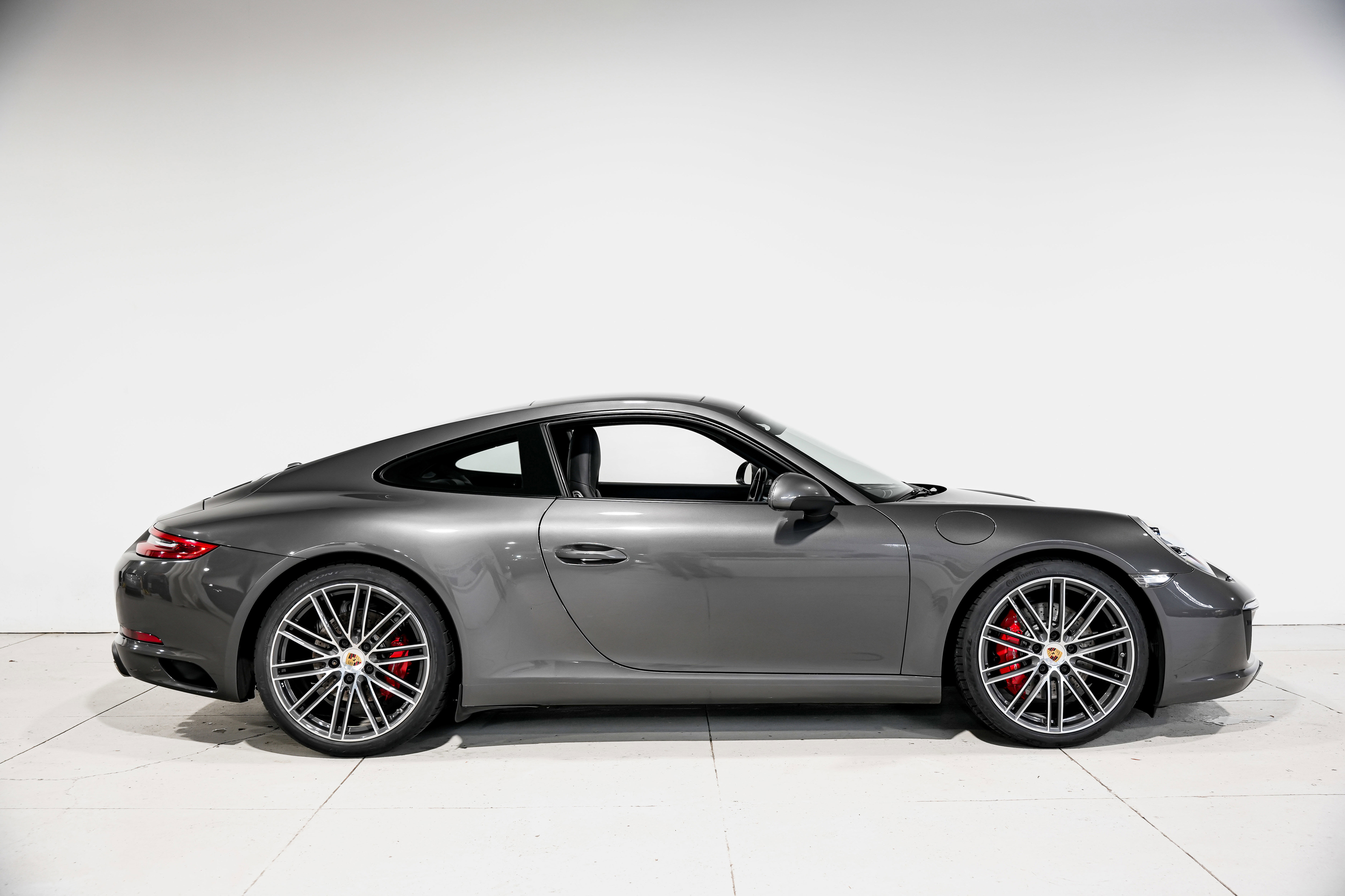 Used 2017 Porsche 911 Carrera S image 2