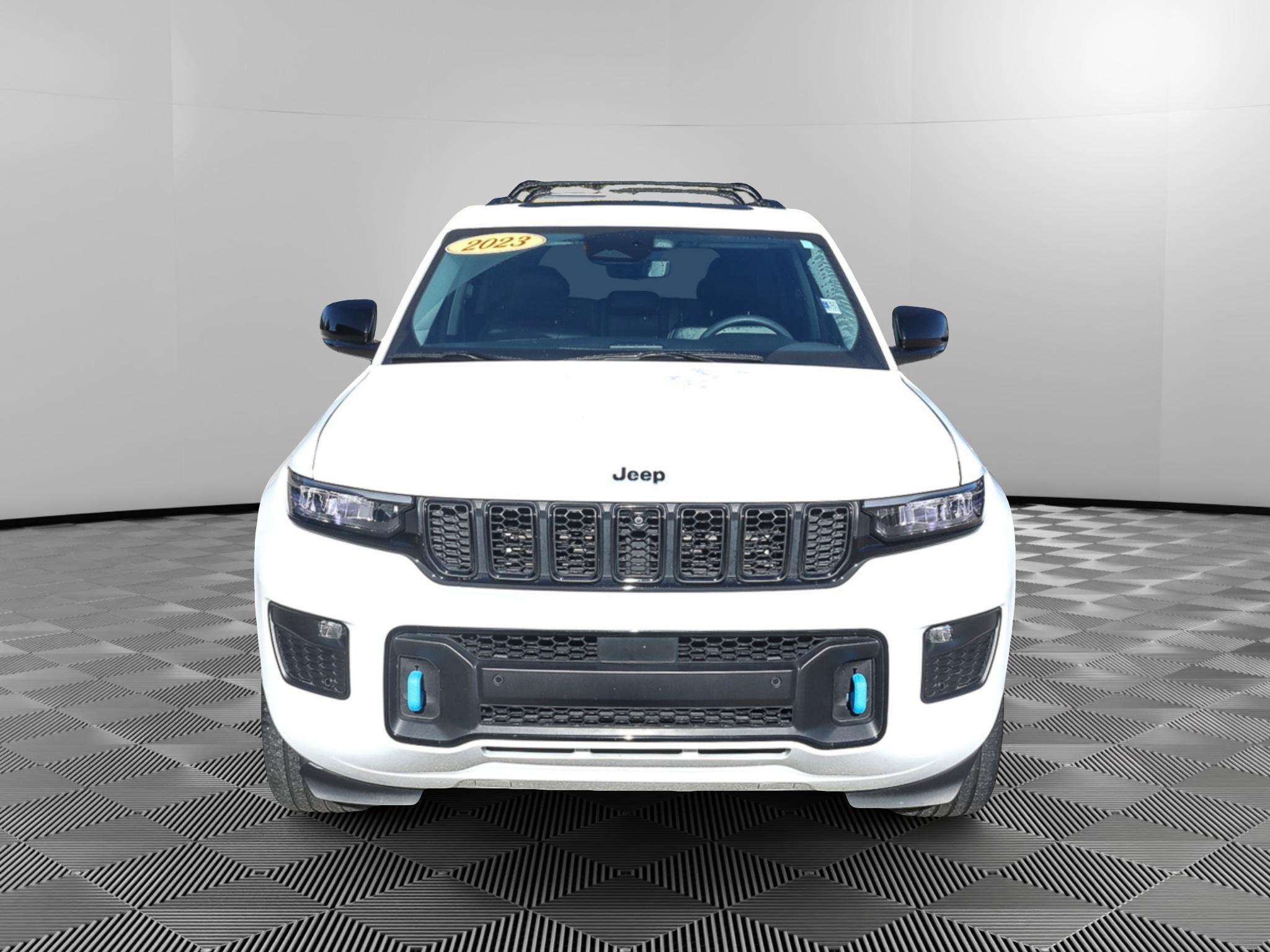 Used 2023 Jeep Grand Cherokee 30th Anniversary AWD/4WD image 10