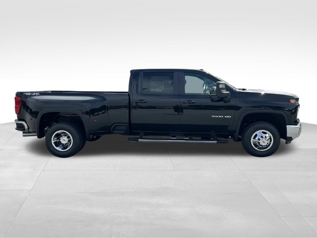 New 2026 Chevrolet Silverado 3500 LT w/ All Star Edition AWD/4WD image 2