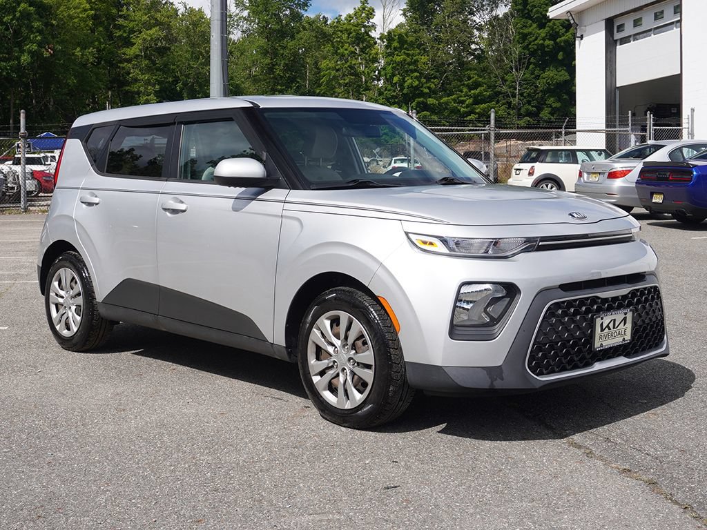 Used 2020 Kia Soul LX FWD image 2