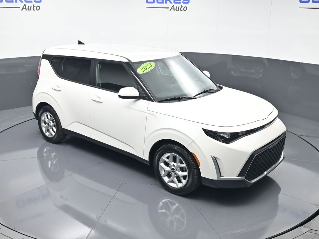 Used 2023 Kia Soul LX w/ LX Technology Package image 43
