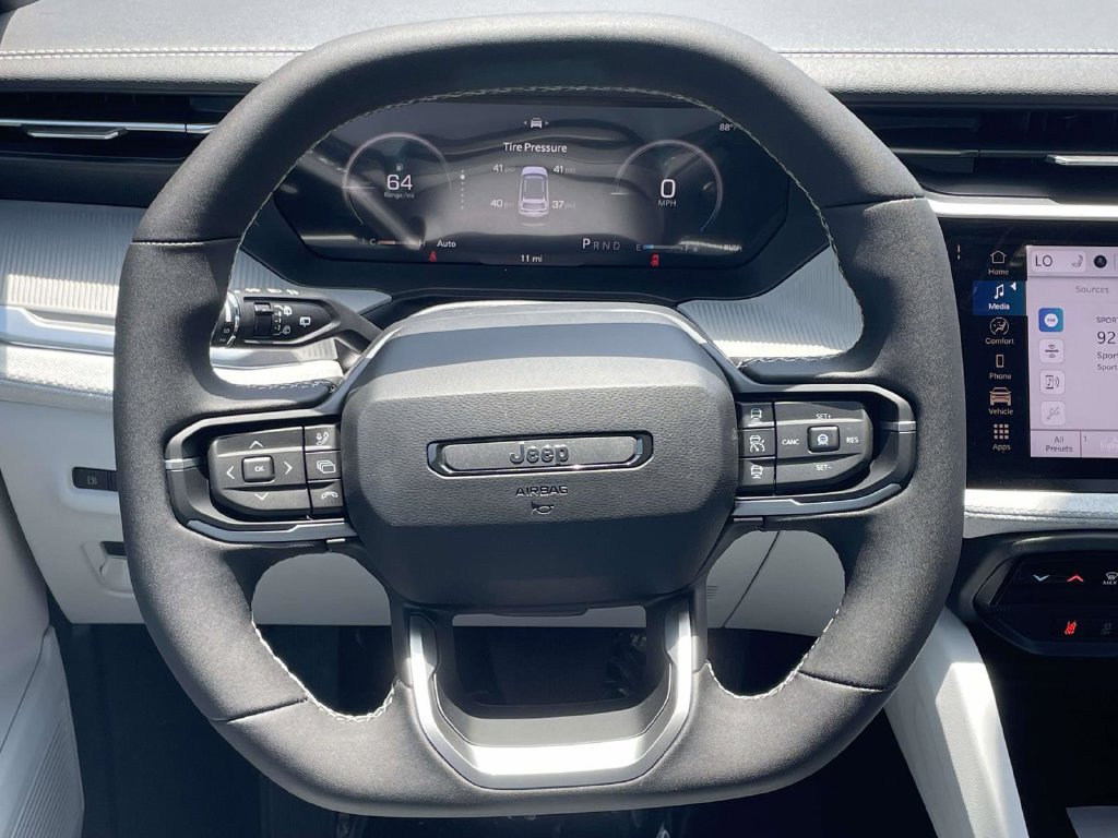 New 2026 Jeep Cherokee Laredo AWD/4WD image 23