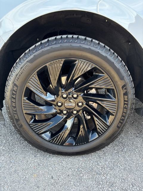 New 2025 Lincoln Navigator L Reserve w/ Jet Appearance Package image 9