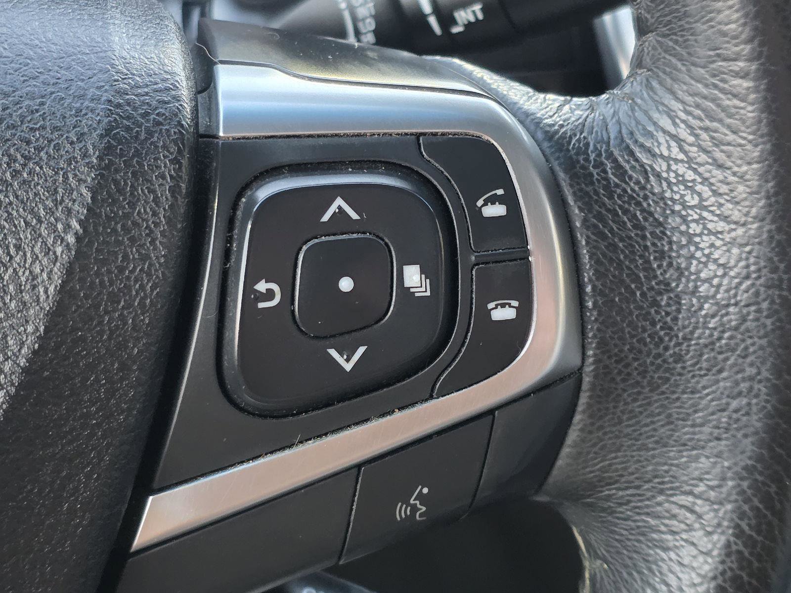 Used 2017 Toyota Camry XLE image 11