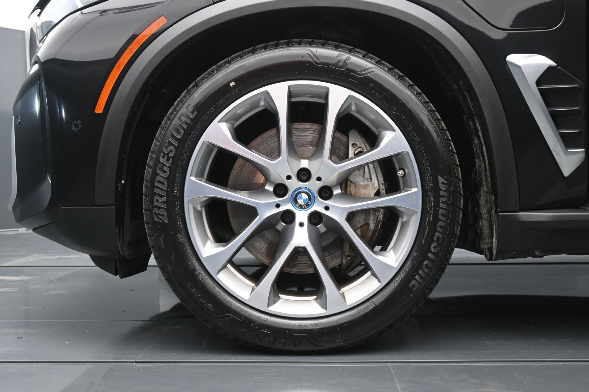 Used 2025 BMW X5 xDrive50e AWD/4WD image 36