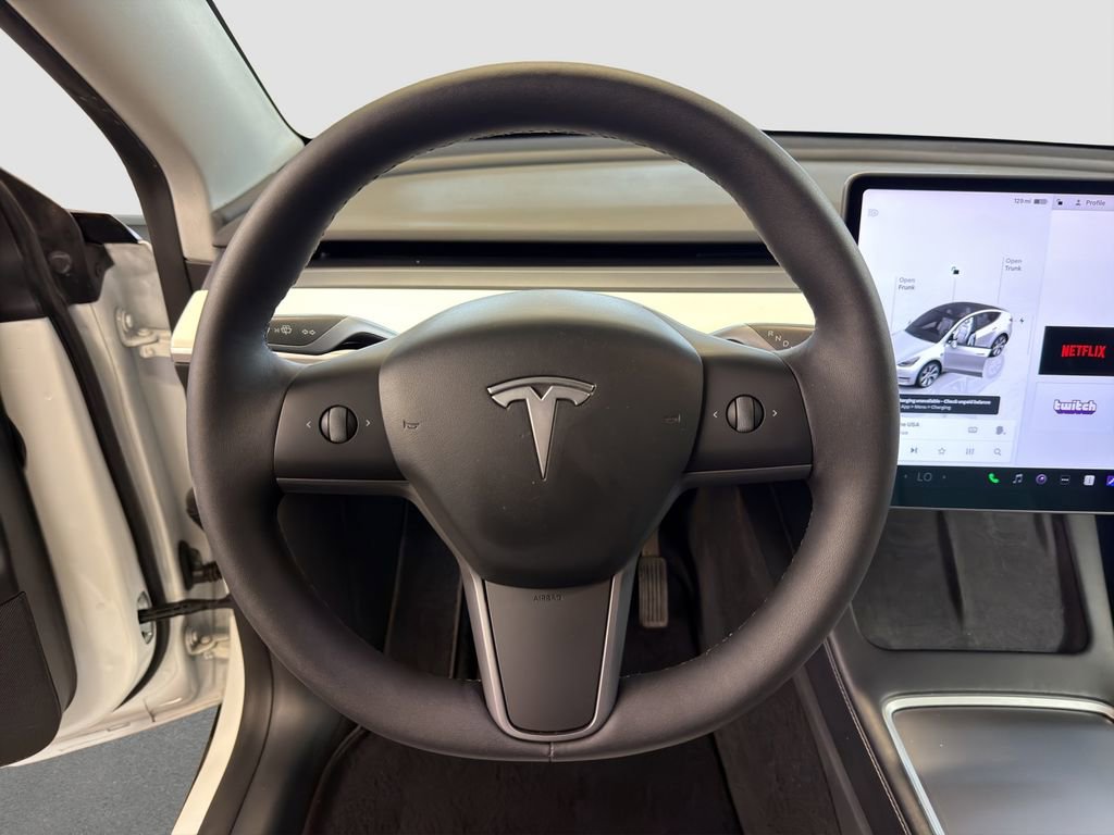 Used 2022 Tesla Model Y Long Range AWD/4WD image 9