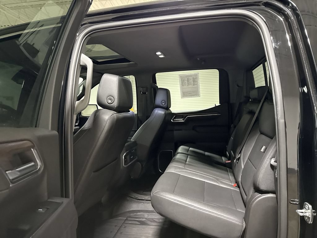 Used 2022 GMC Sierra 1500 SLT w/ SLT Premium Plus Package AWD/4WD image 24