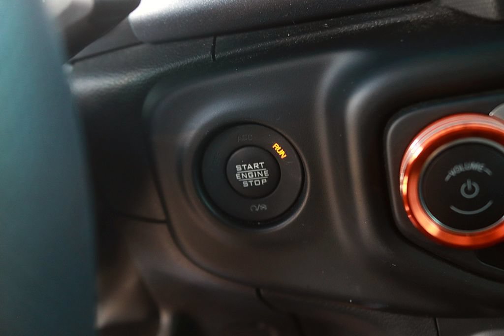 Used 2022 Jeep Gladiator Mojave w/ Cold Weather Group AWD/4WD image 21