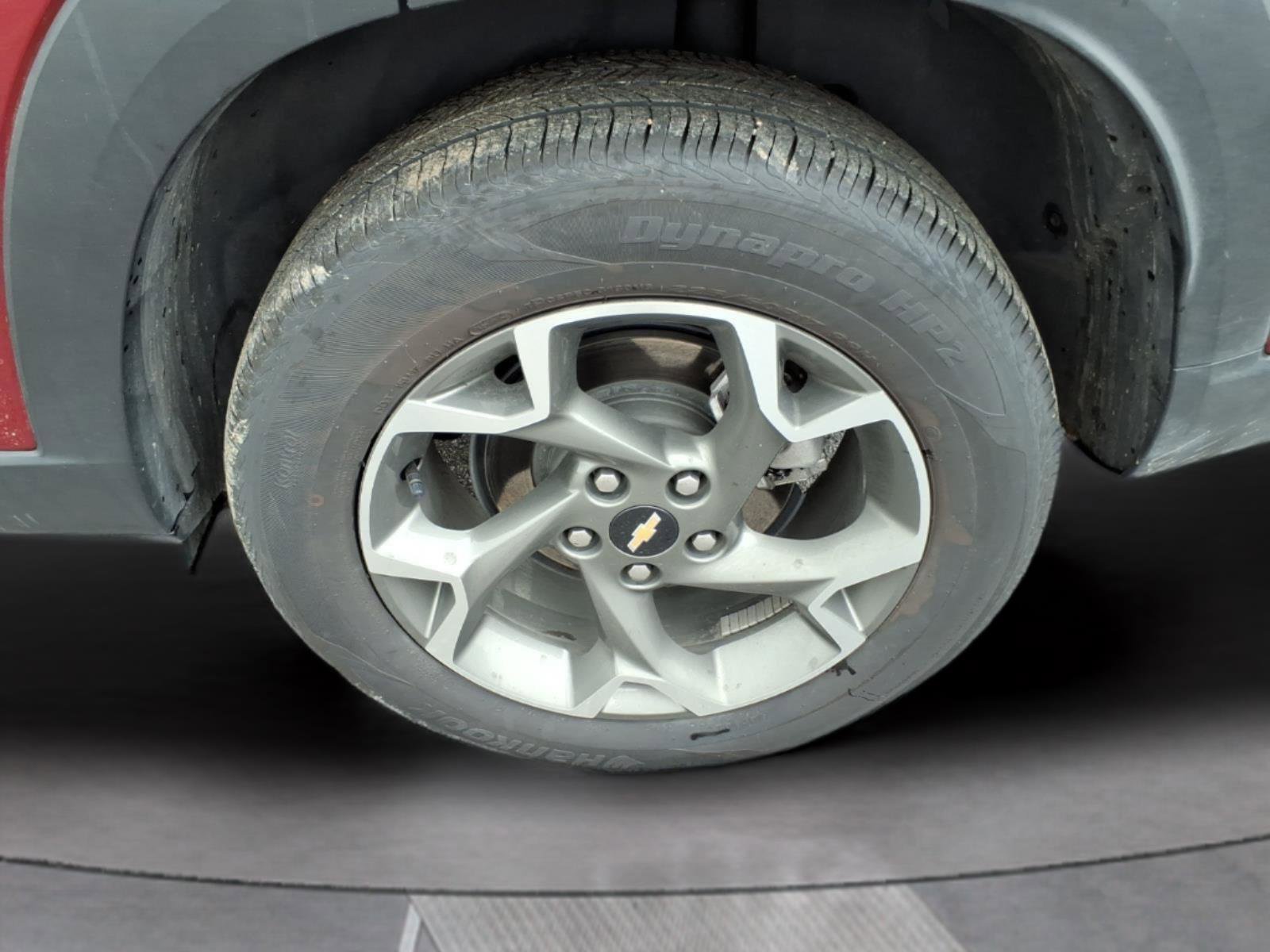 Used 2025 Chevrolet Trax LT w/ LT Convenience Package FWD image 30