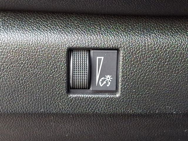 Used 2023 Chevrolet Colorado W/T image 23