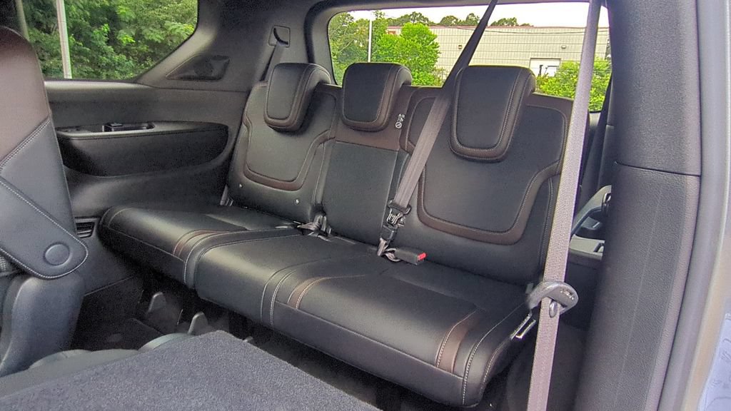 Used 2025 Nissan Armada SL w/ Captain's Chari Seat Package AWD/4WD image 16
