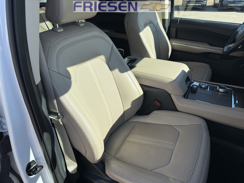 Used 2022 Ford Expedition Max Limited image 30