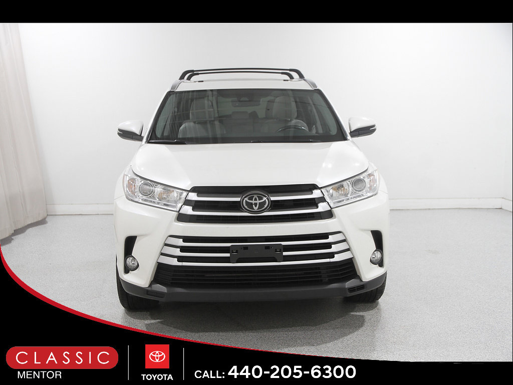 Used 2017 Toyota Highlander XLE AWD/4WD image 2