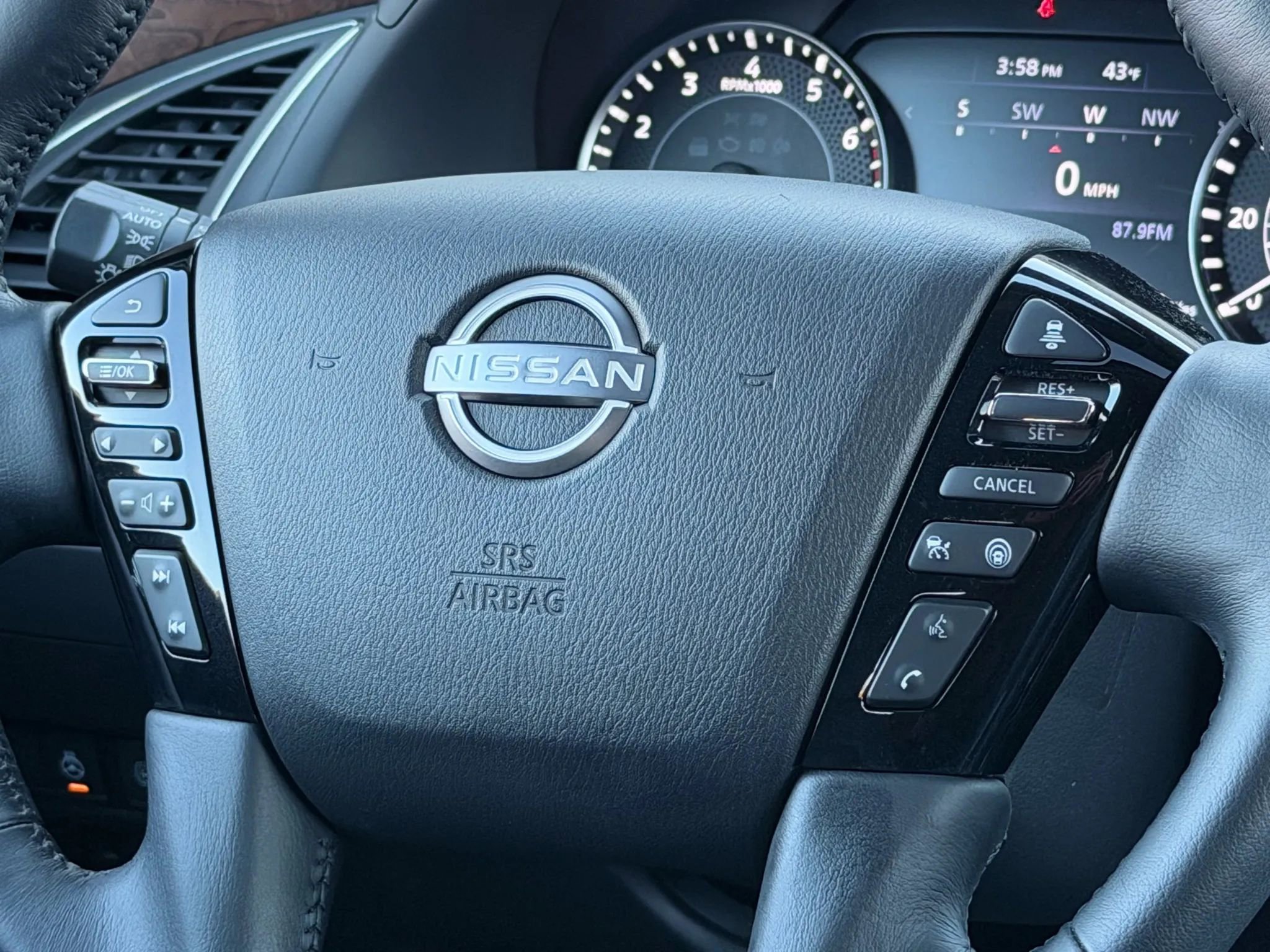 Used 2024 Nissan Armada SL w/ Captain's Chairs Package image 16