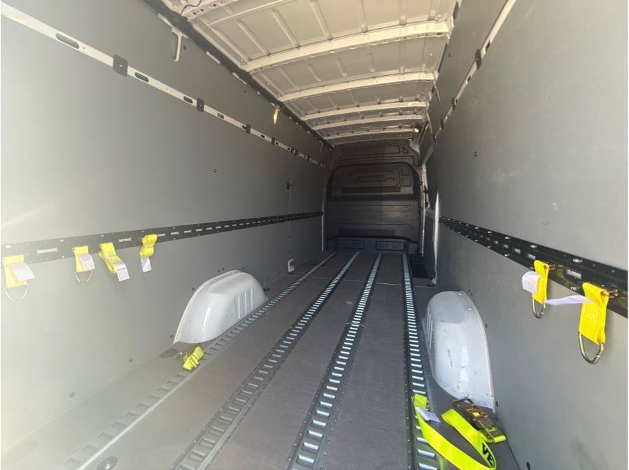 Used 2024 Mercedes-Benz Sprinter 2500 image 23