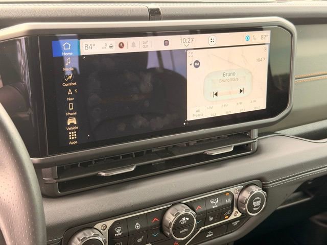 Used 2024 Jeep Gladiator Mojave w/ Technology Group AWD/4WD image 30