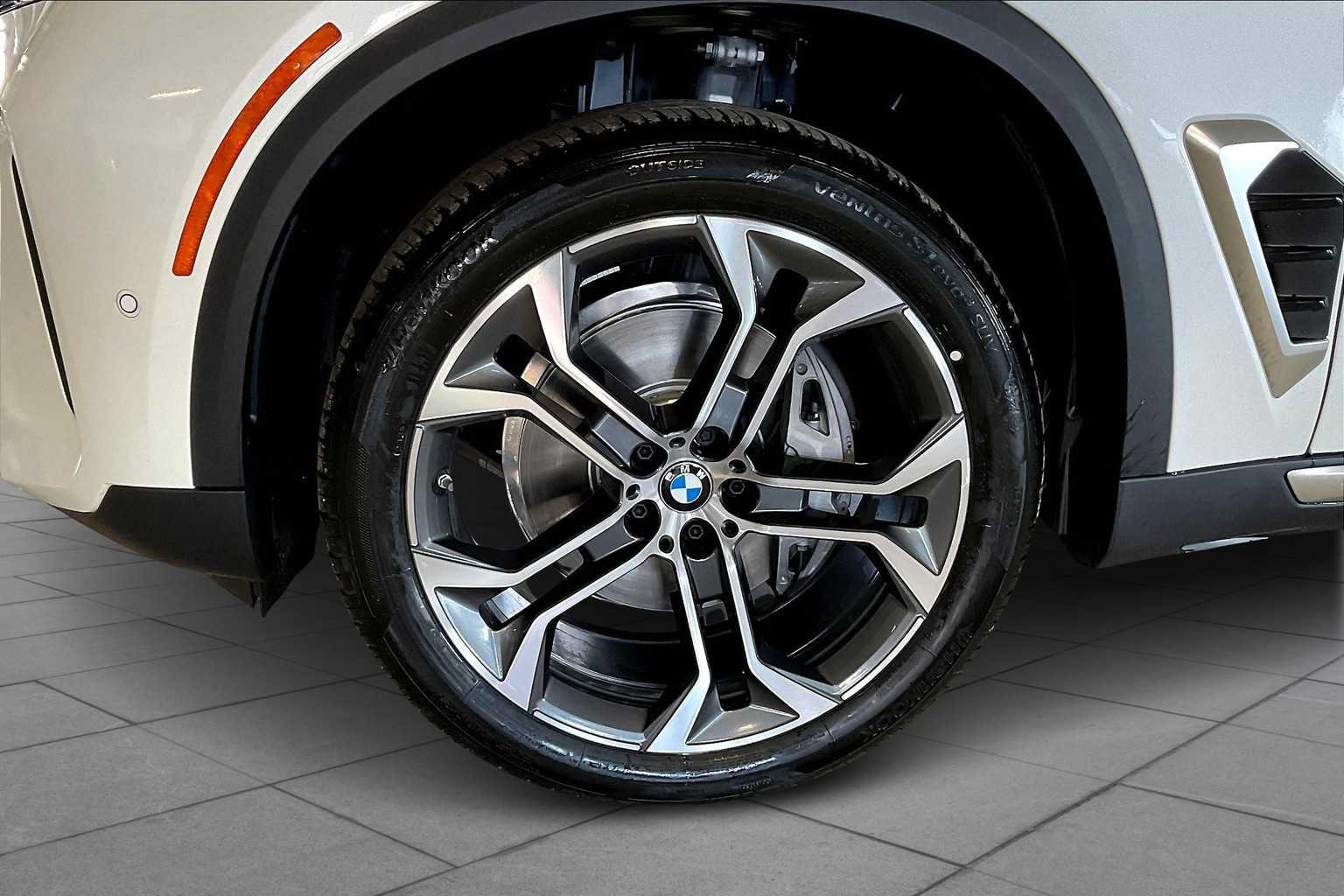 Used 2026 BMW X5 sDrive40i RWD image 11