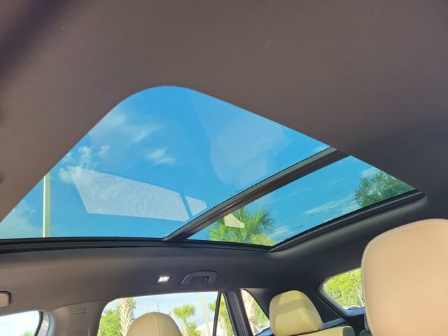 Certified 2024 Volkswagen Atlas Cross Sport SE w/ Panoramic Sunroof Package FWD image 30