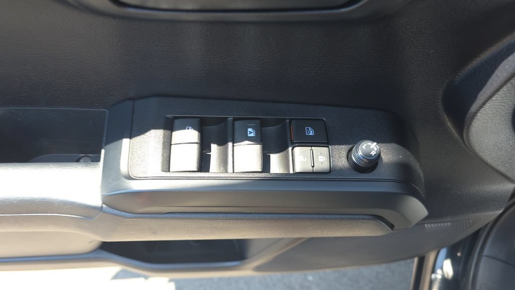 Used 2021 Toyota Tacoma SR w/ SR Convenience Package RWD image 12