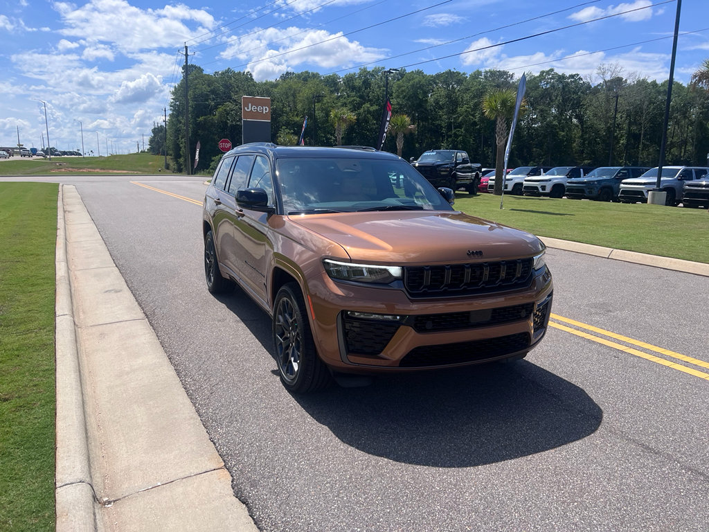 New 2026 Jeep Grand Cherokee L Summit w/ Obsidian Package